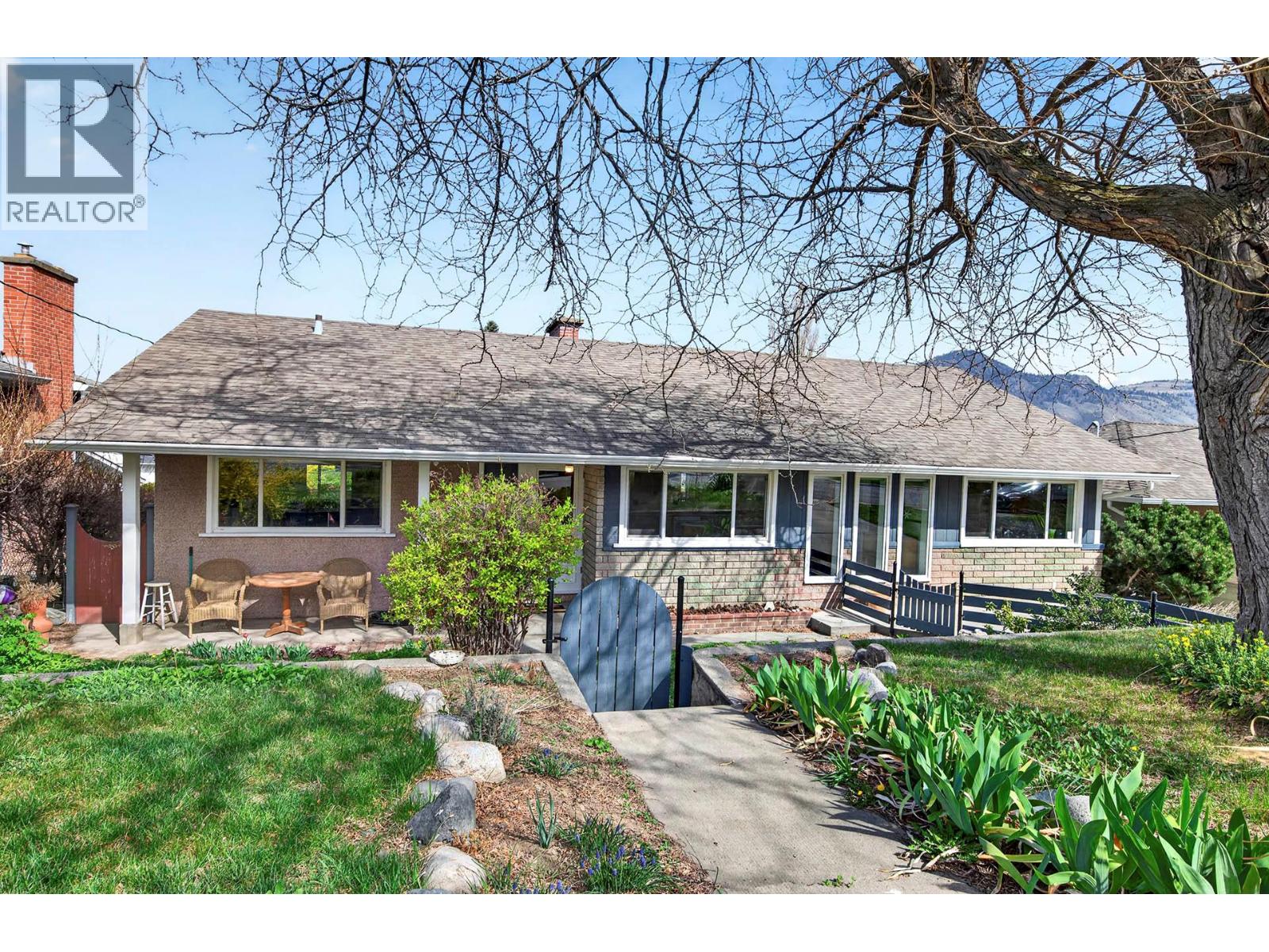 MLS® listing #29610334 for sale located at 640 FRASER Street