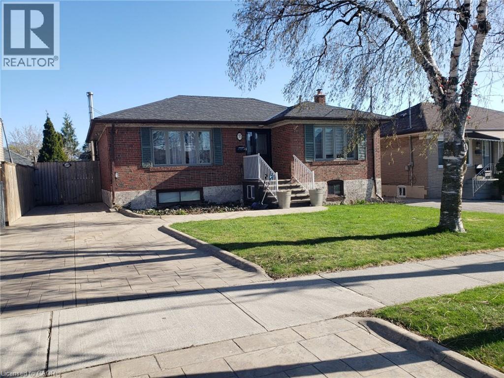 MLS® listing #29612365 for sale located at 35 MARCIA Avenue