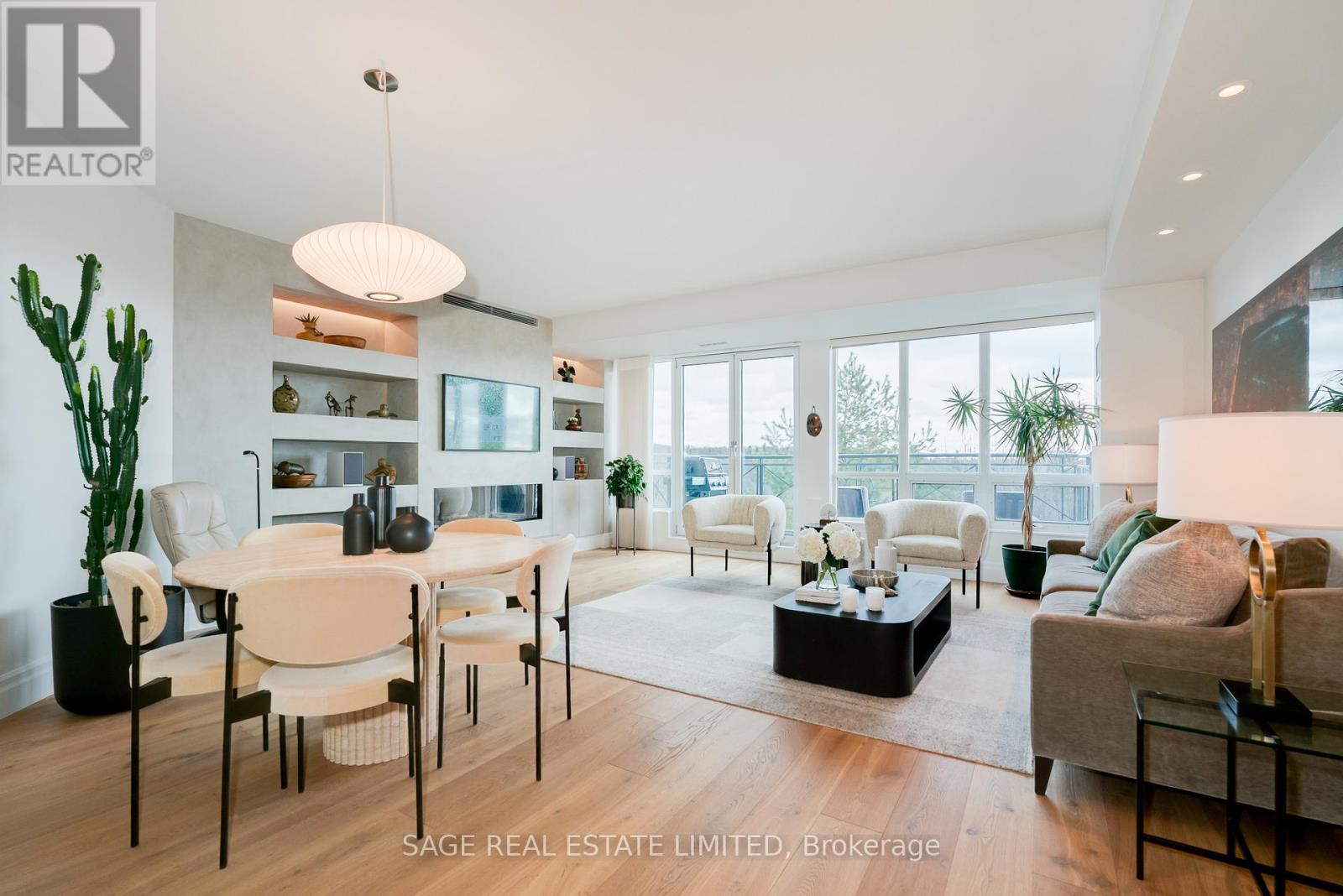 MLS® listing #29612898 for sale located at 615 - 20 SCRIVENER SQUARE