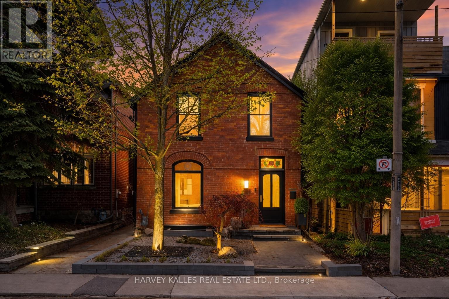 MLS® listing #29615968 for sale located at 239 BORDEN STREET