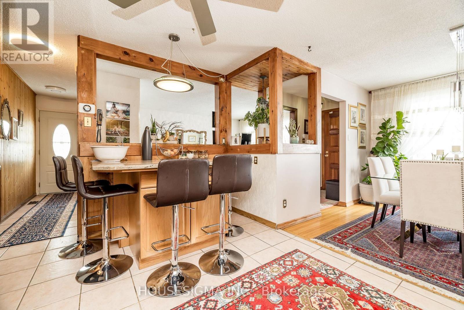 MLS® listing #29616292 for sale located at 994 CHARLTON DRIVE