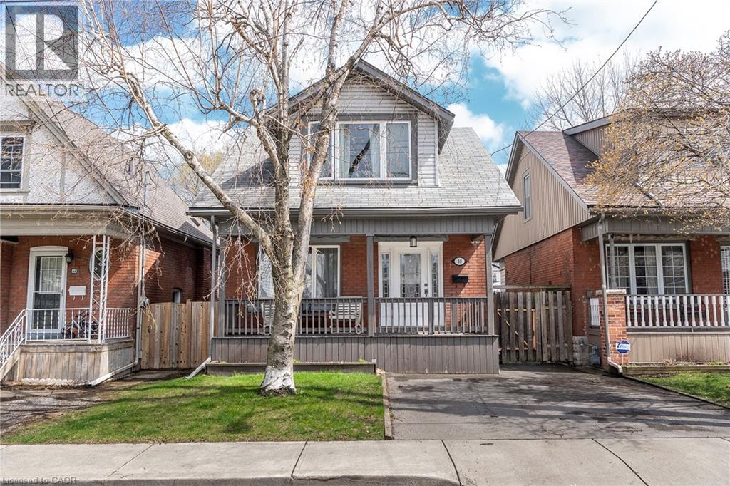 MLS® listing #29616312 for sale located at 40 LONDON Street N