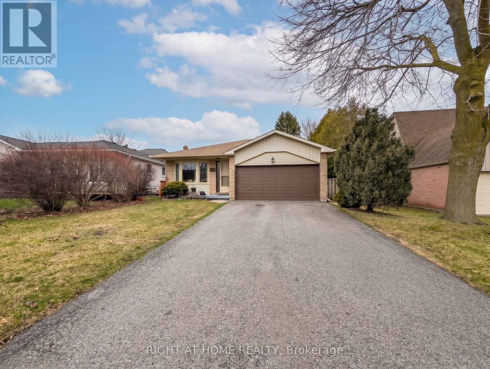 MLS® listing #29618653 for sale located at 505 LONDON ROAD