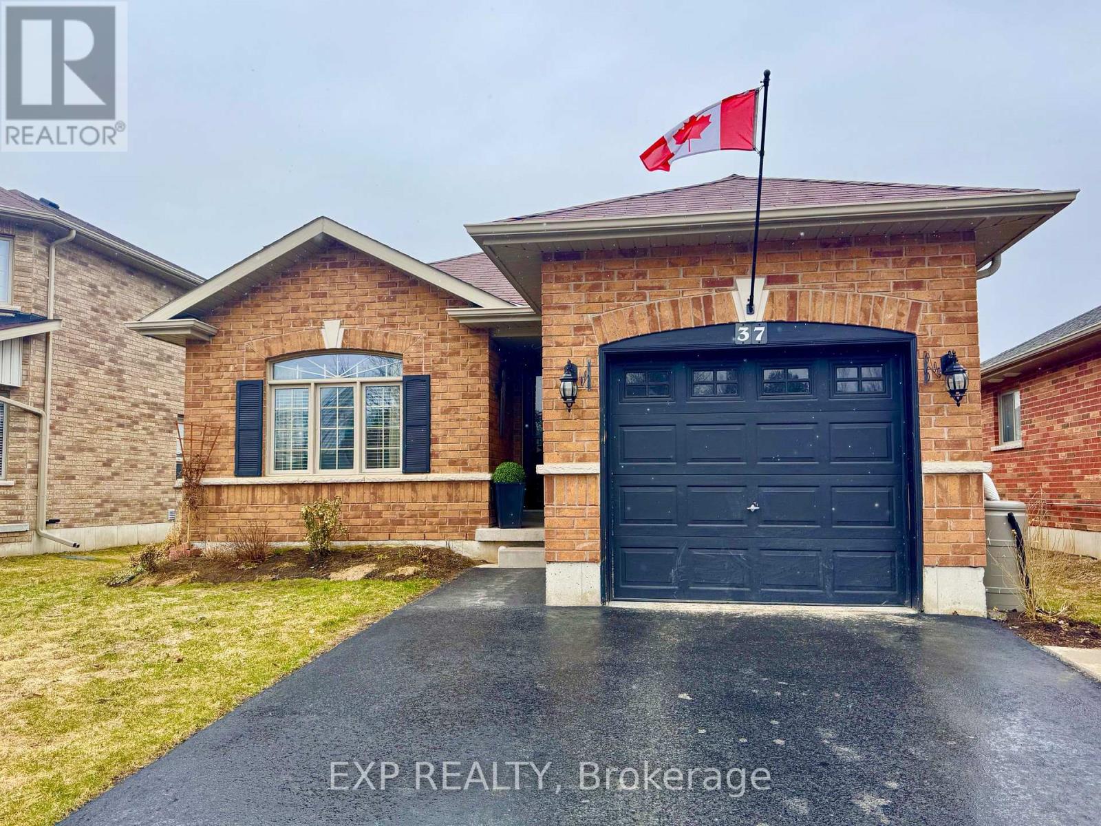 MLS® listing #29619082 for sale located at 37 WHITE HART LANE