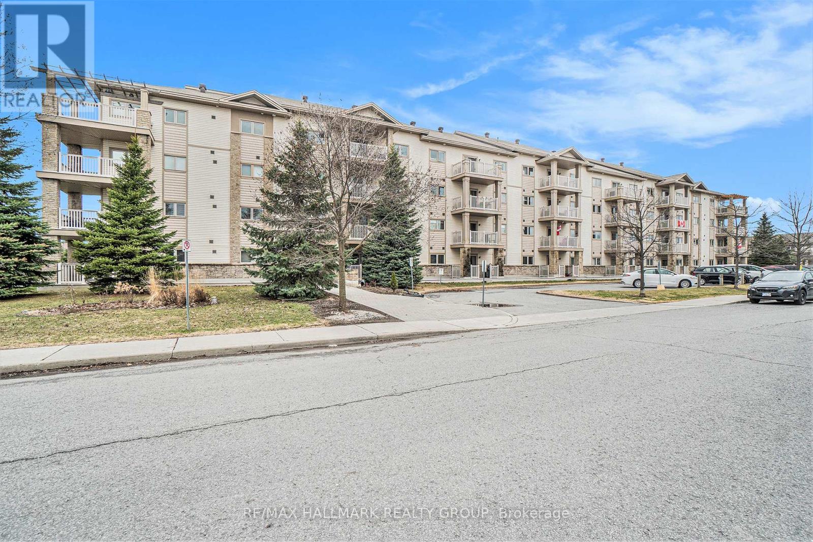 MLS® listing #29619265 for sale located at 211 - 151 POTTS PRIVATE