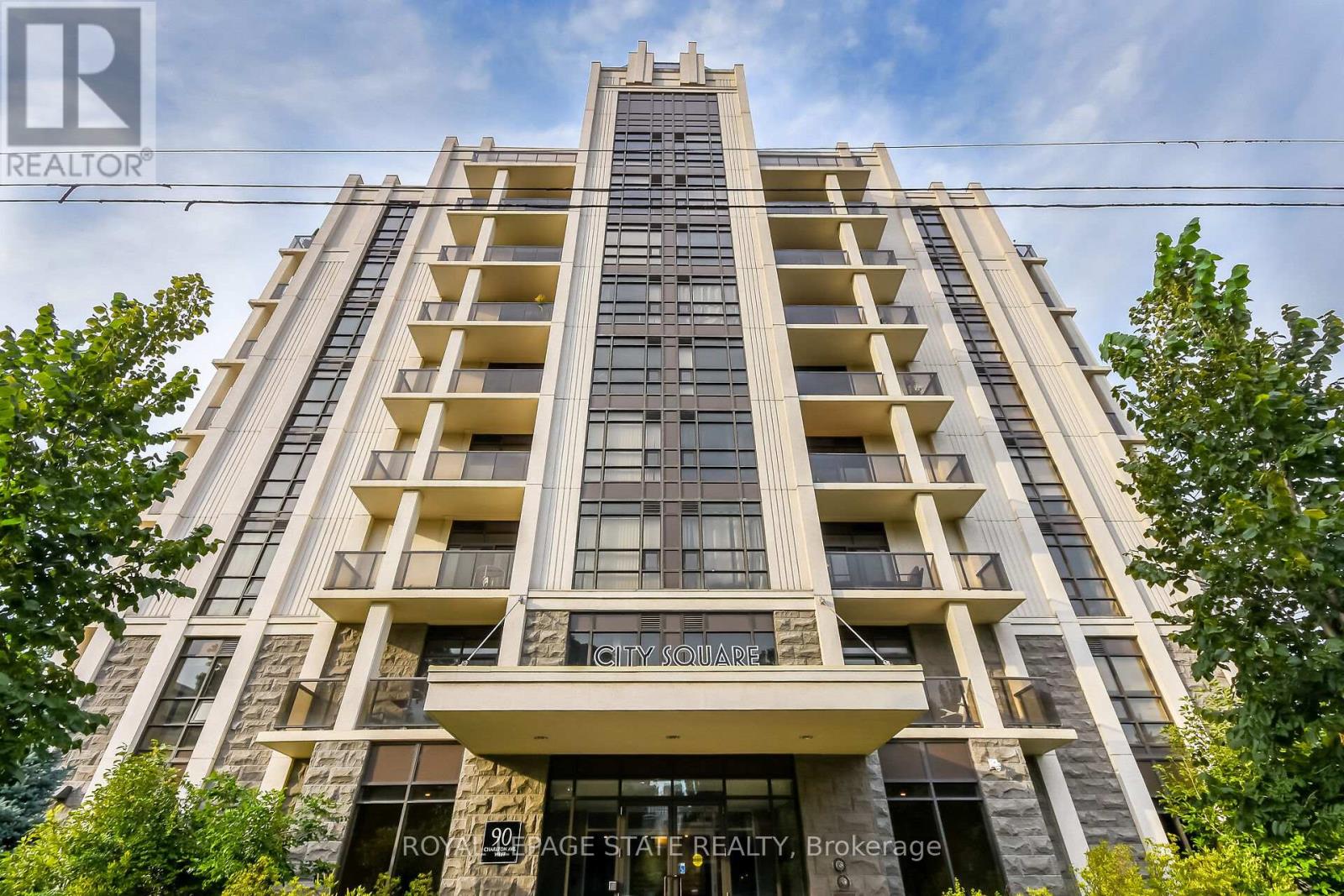 MLS® listing #29620178 for sale located at 804 - 90 CHARLTON AVENUE W