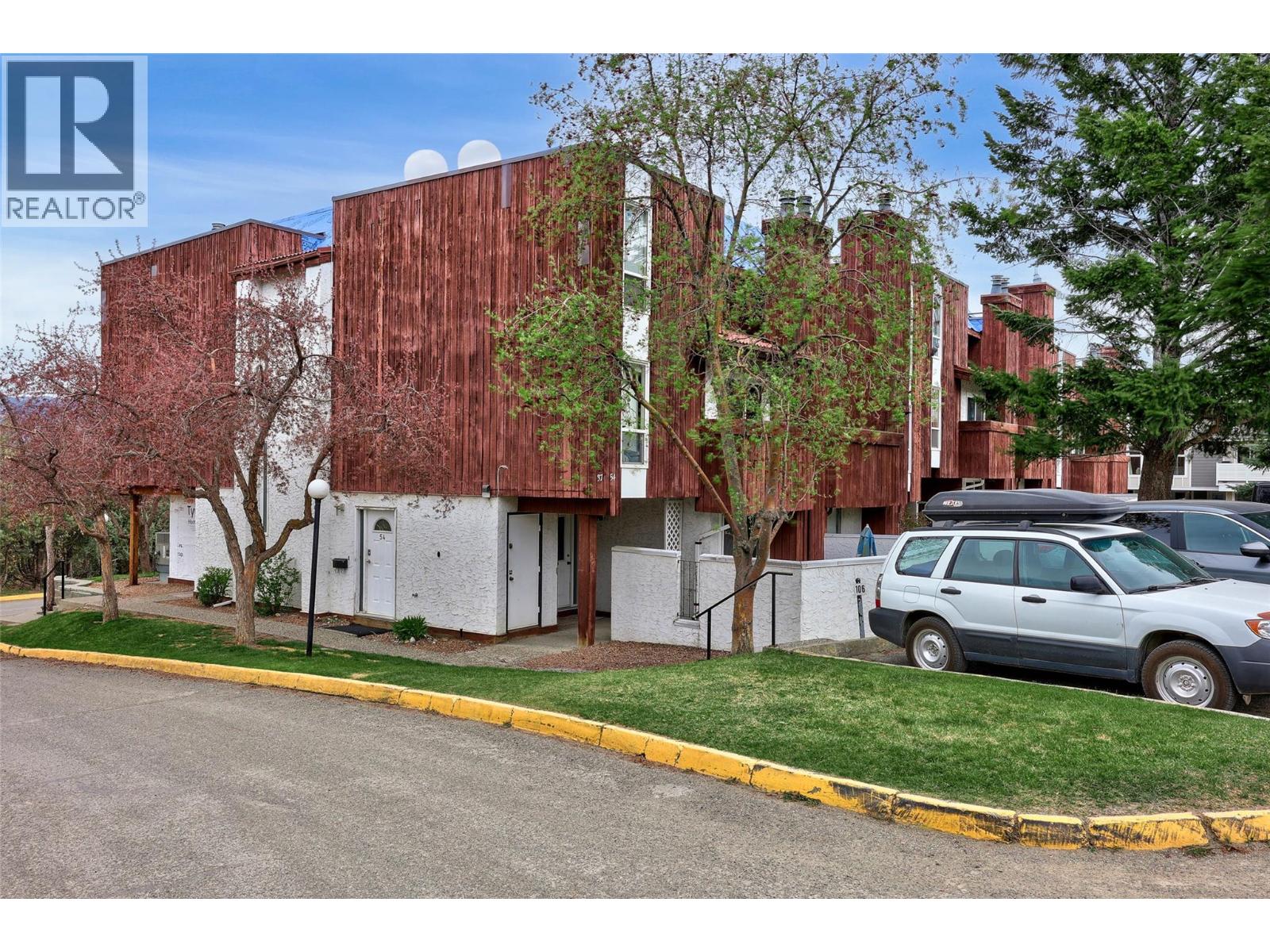 MLS® listing #29622066 for sale located at 1435 Summit Drive Unit# 37