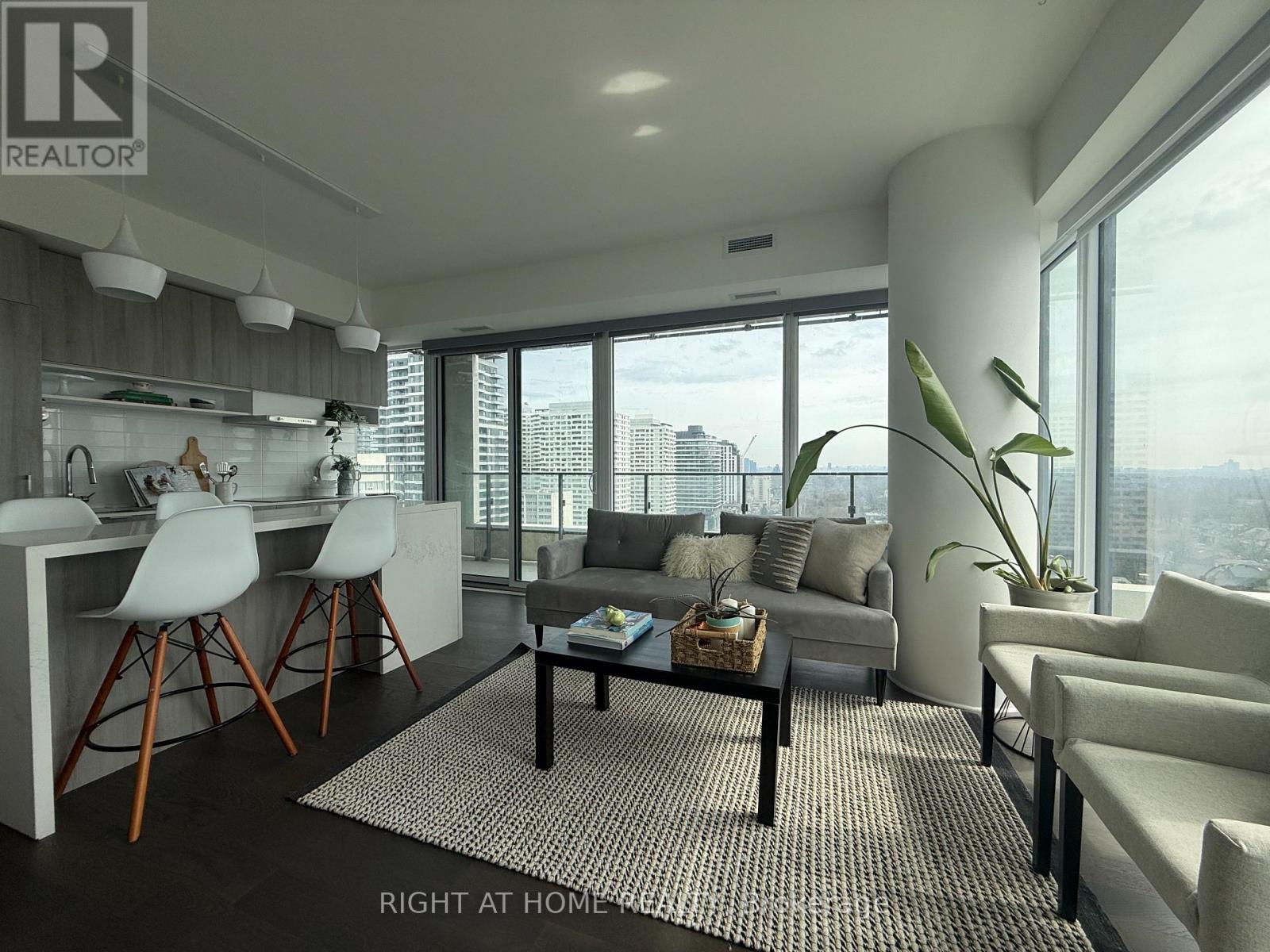 MLS® listing #29622385 for sale located at 2004 - 5 SOUDAN AVENUE