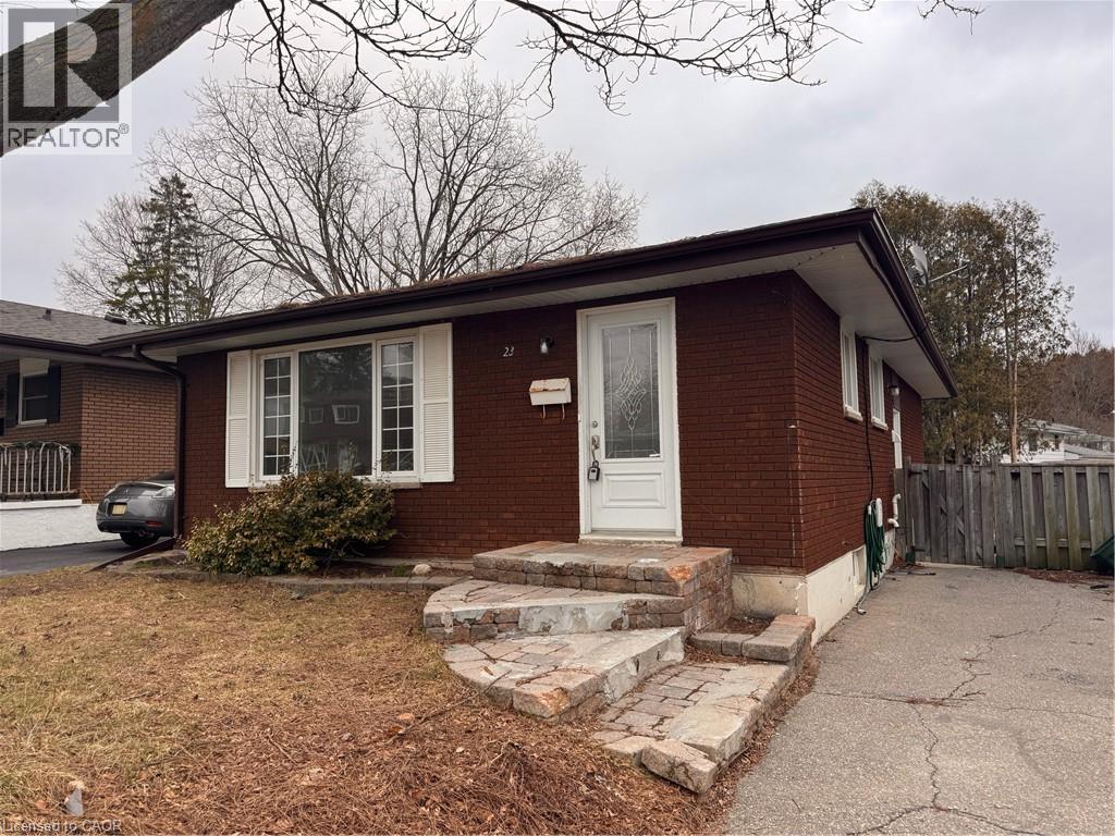 MLS® listing #29622684 for sale located at 23 ARROWHEAD Crescent Unit# Upper