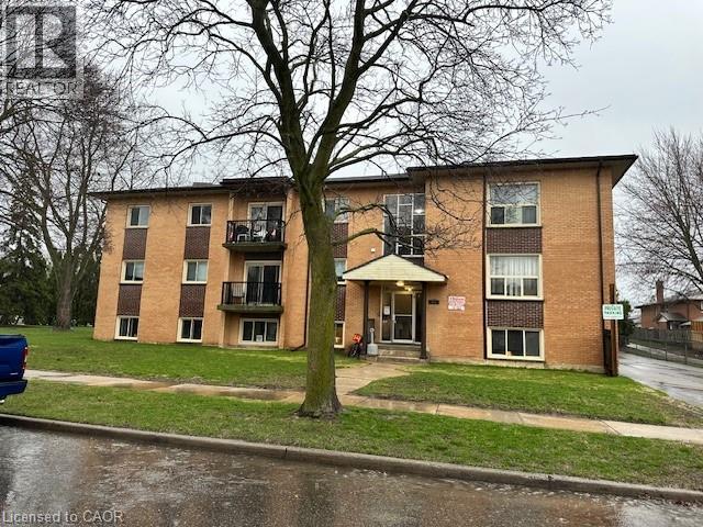 MLS® listing #29622746 for sale located at 85 CONFEDERATION Drive Unit# 1