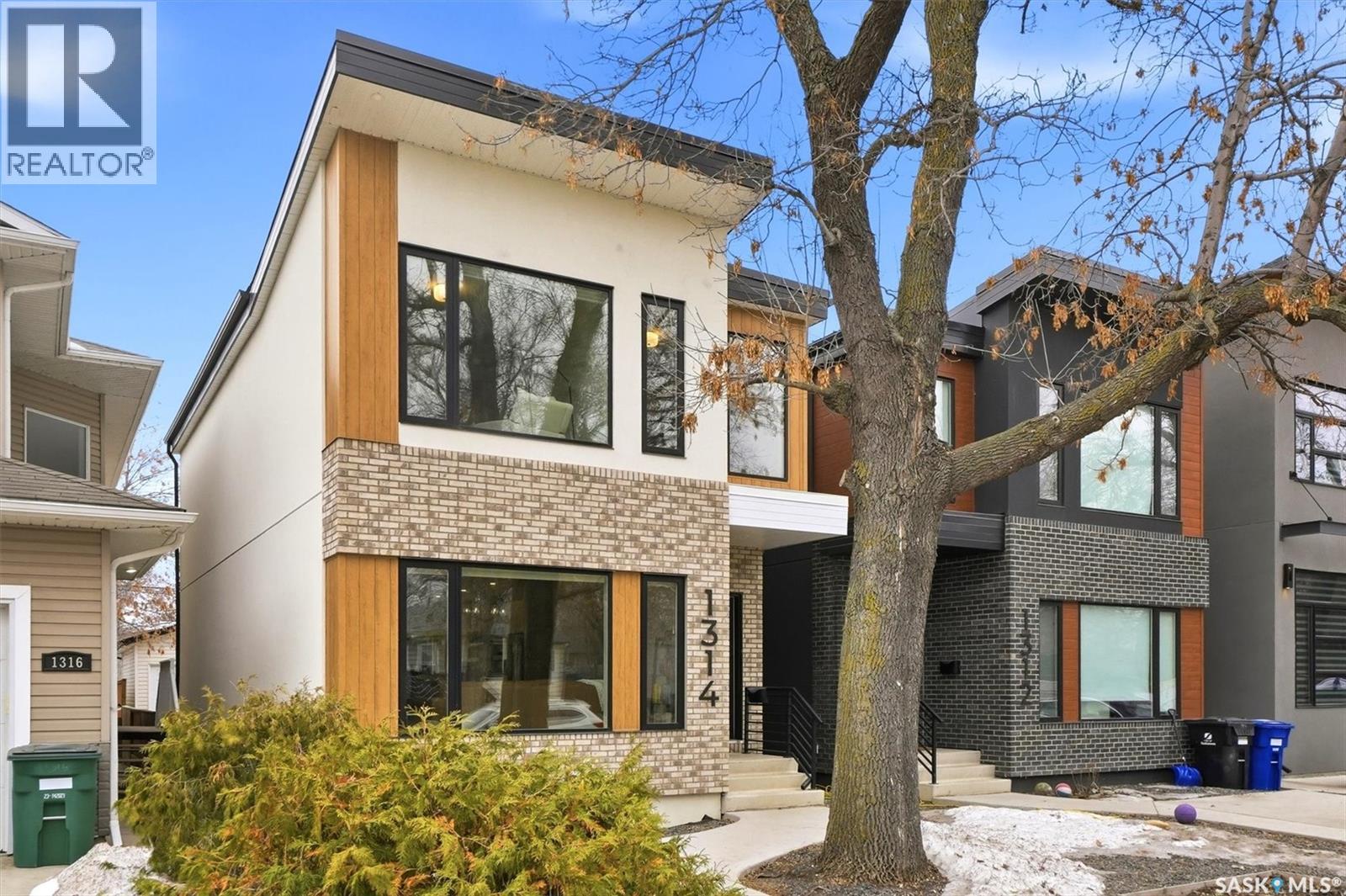 MLS® listing #29626373 for sale located at 1314 Empress AVENUE