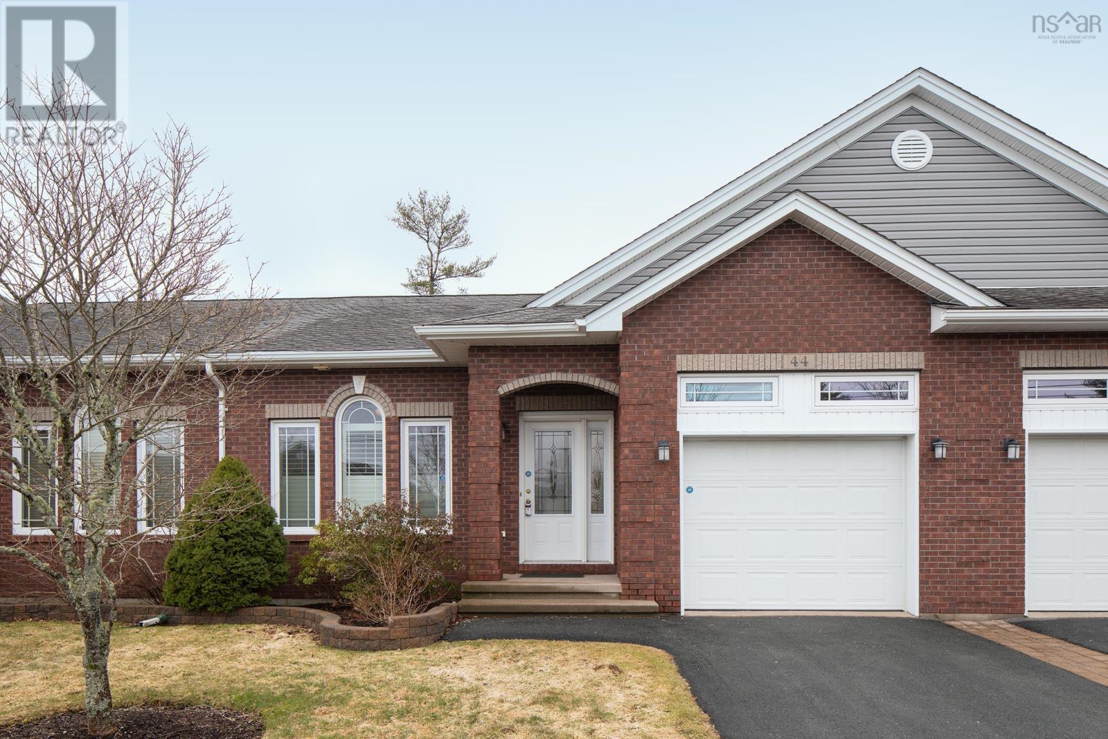 MLS® listing #29628165 for sale located at 44 Kirkwood Court