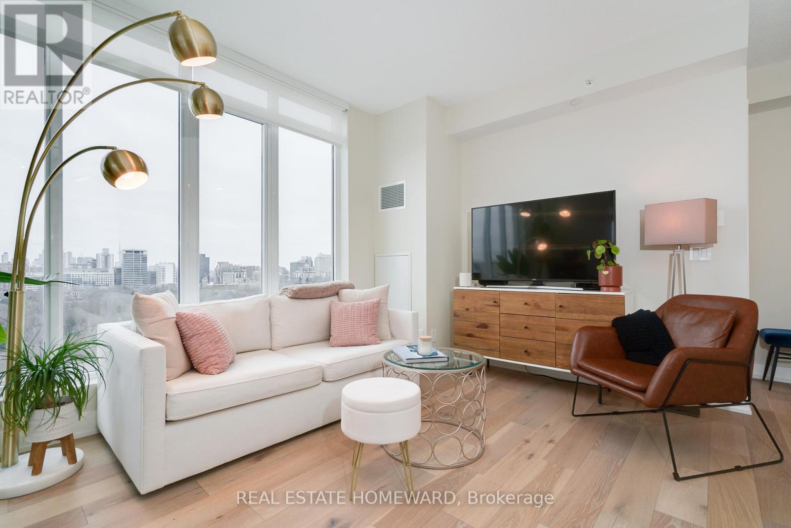 MLS® listing #29628365 for sale located at LPH03 - 68 MERTON STREET