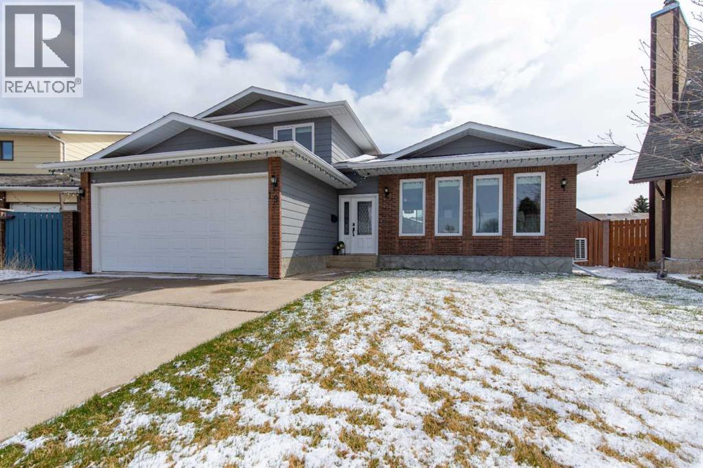 MLS® listing #29628886 for sale located at 19 Beaverbrook Bay N