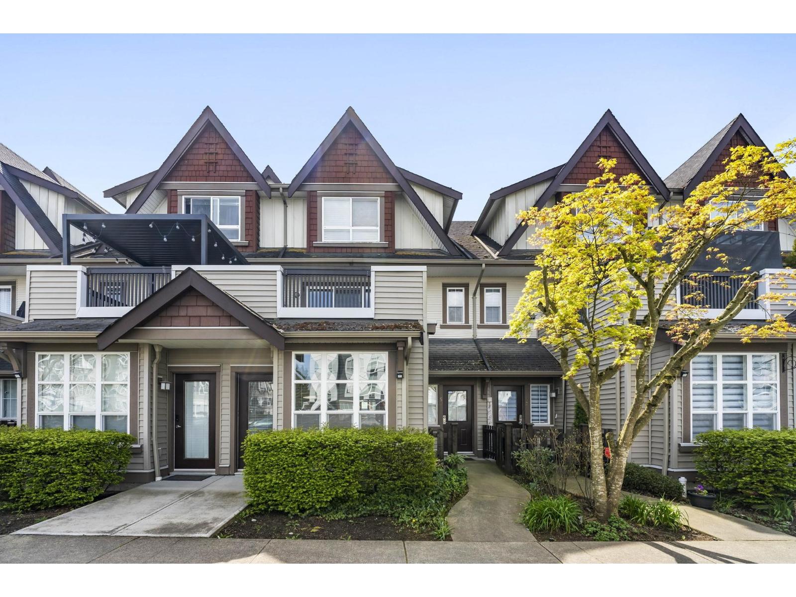 MLS® listing #29629283 for sale located at 52 7155 189 STREET