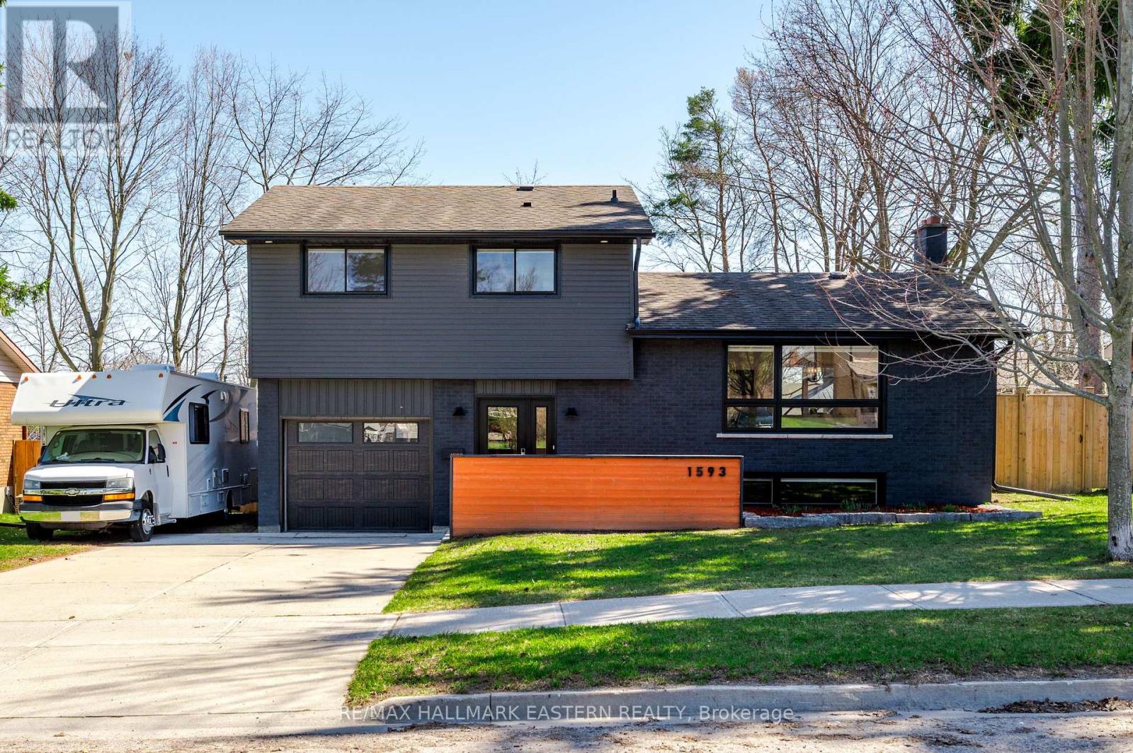 MLS® listing #29629353 for sale located at 1593 WESTBROOK DRIVE