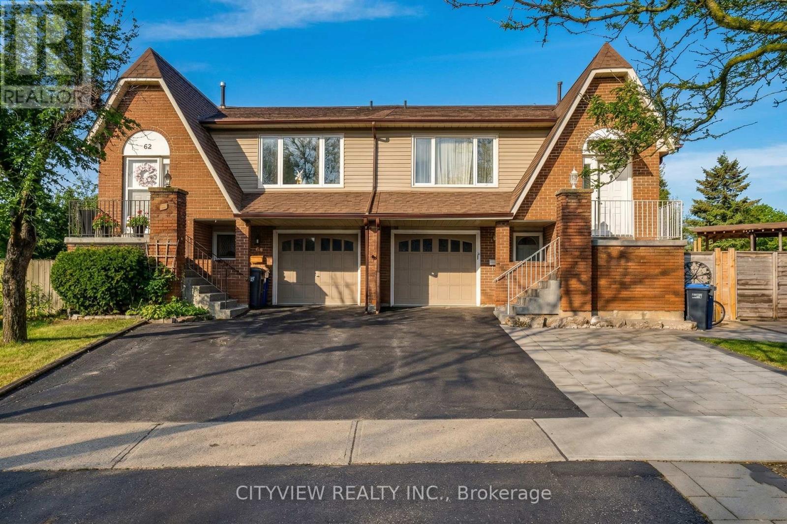 MLS® listing #29630862 for sale located at 64 FOXACRE ROW