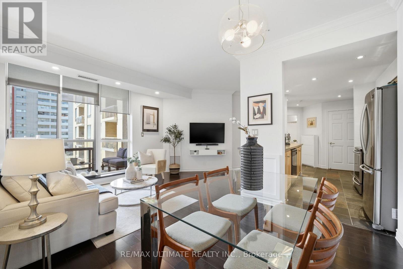 MLS® listing #29631854 for sale located at 405 - 1750 BAYVIEW AVENUE