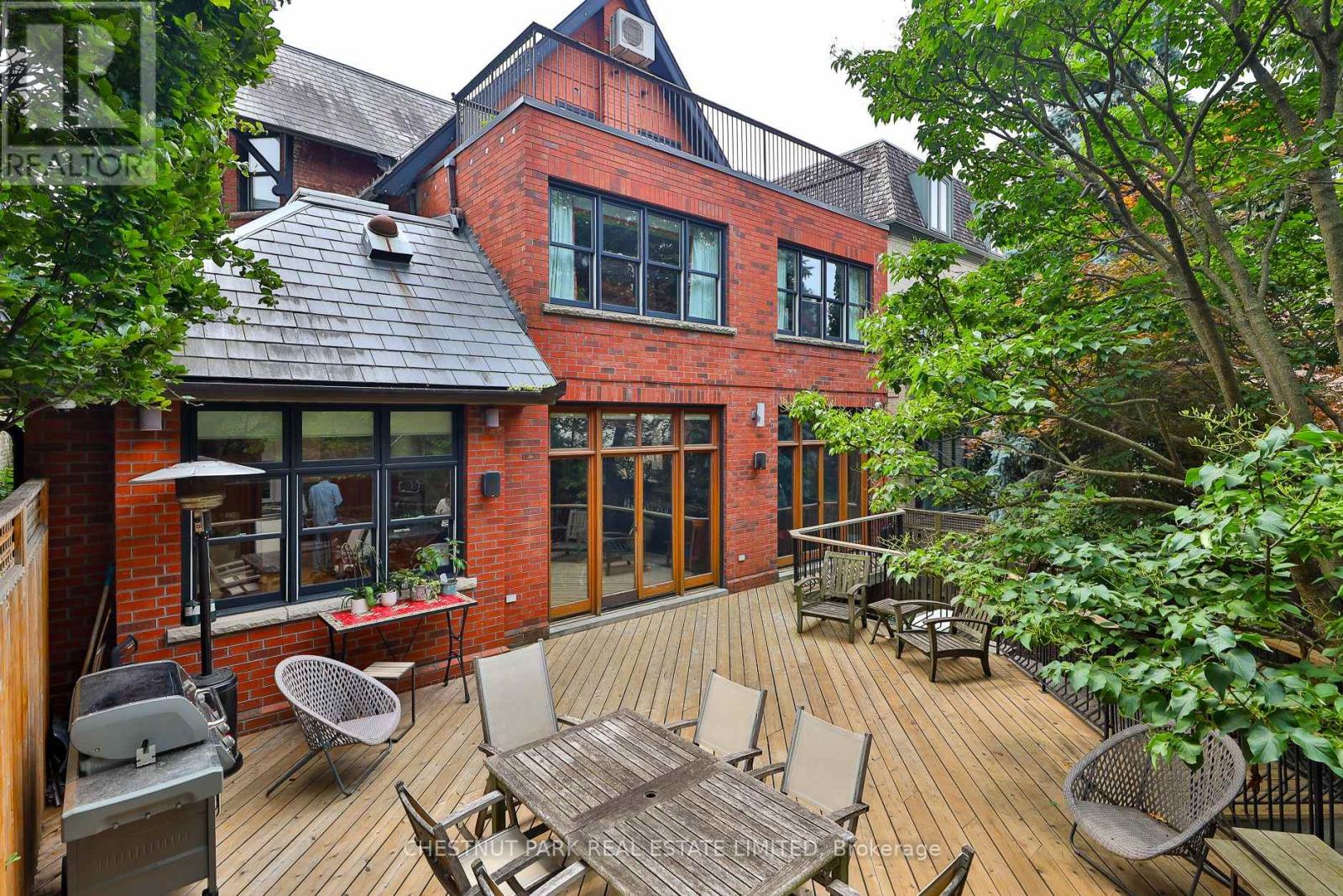 MLS® listing #29631856 for sale located at 46 LOWTHER AVENUE