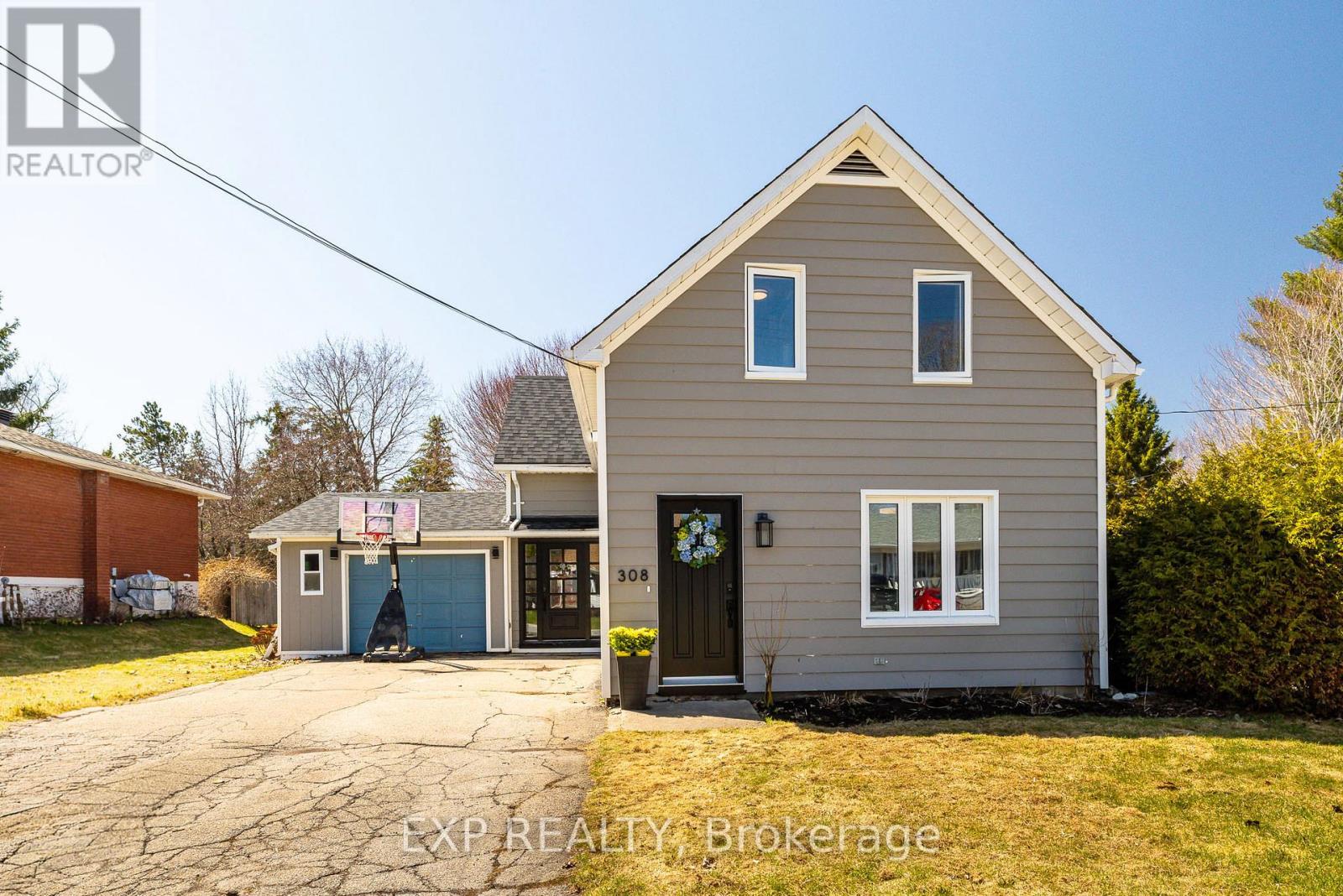 MLS® listing #29633169 for sale located at 308 ST GEORGE STREET