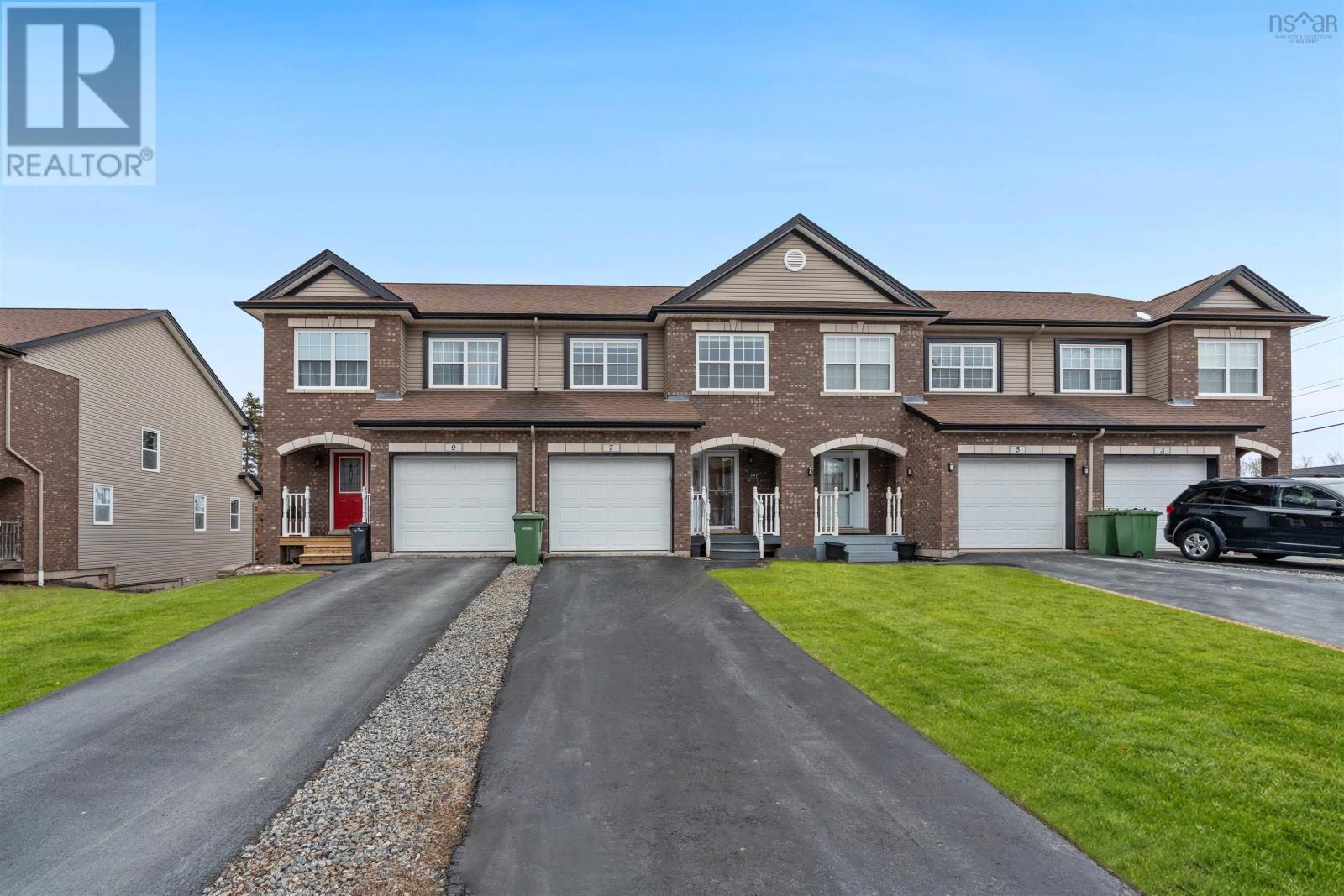 MLS® listing #29633304 for sale located at 7 Morningfield Lane