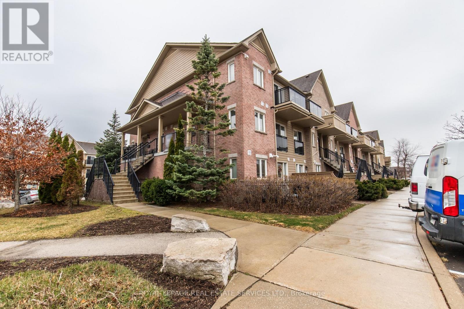MLS® listing #29633309 for sale located at 272 - 4975 SOUTHAMPTON DRIVE