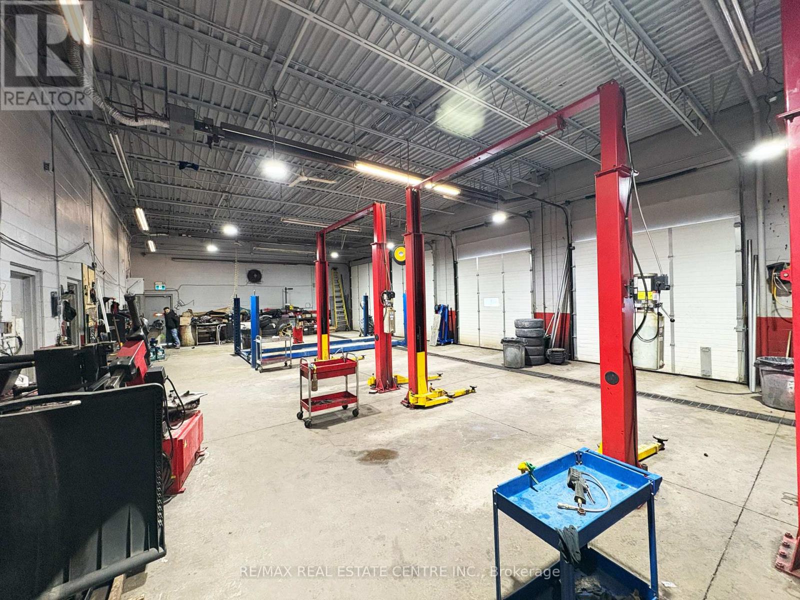 MLS® listing #29633316 for sale located at 208 BEVERLY STREET