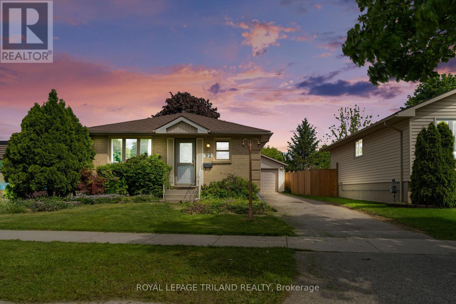 MLS® listing #29633366 for sale located at 92 ARDSLEY ROAD