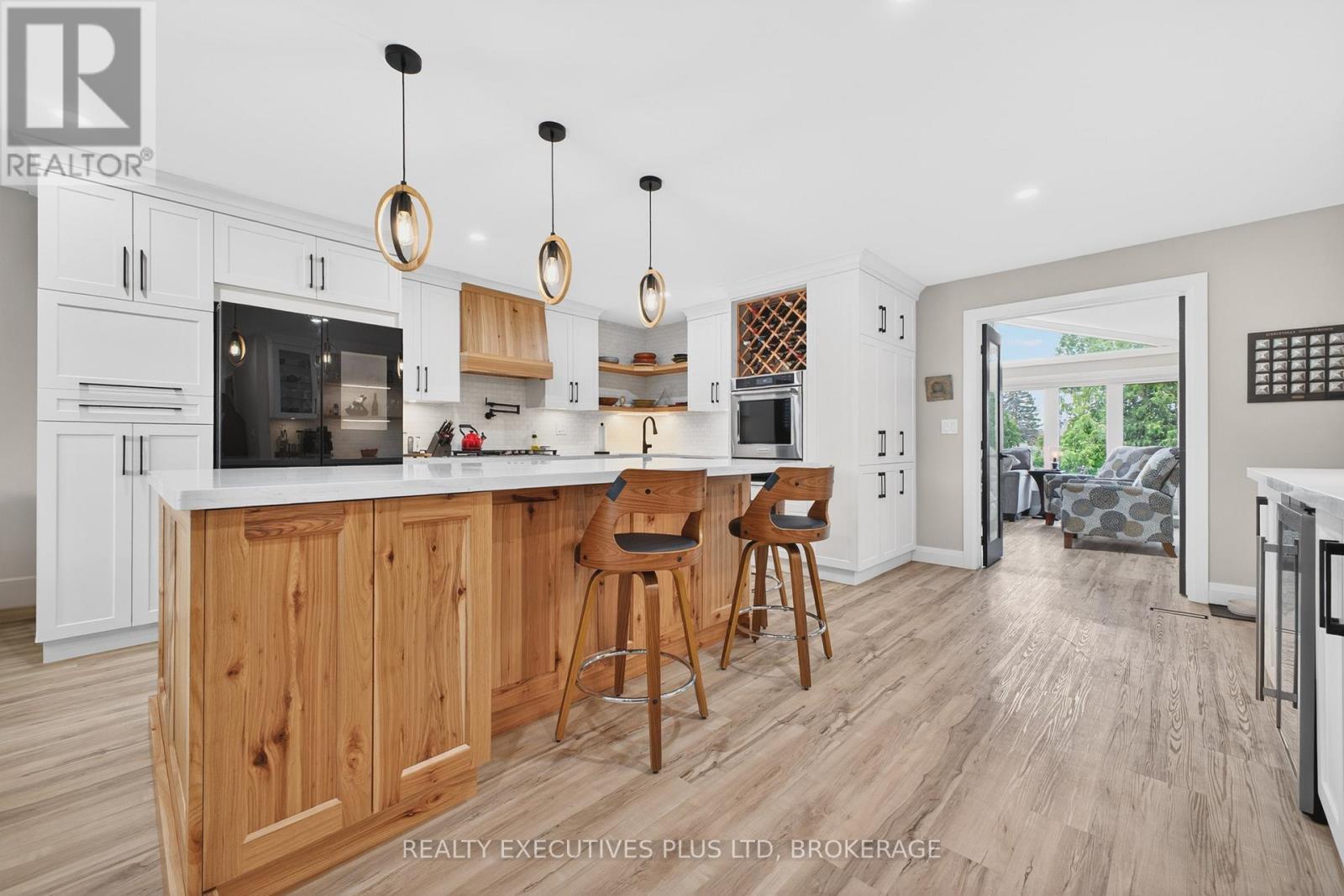 MLS® listing #29633392 for sale located at 6410 SHERWOOD ROAD