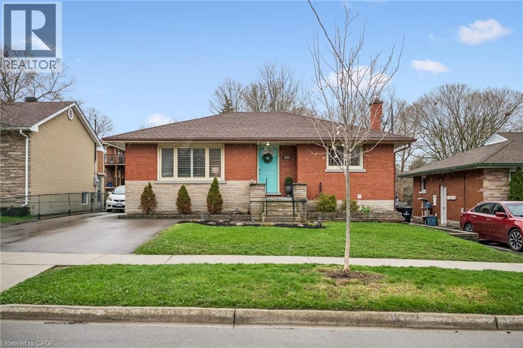 MLS® listing #29634015 for sale located at 223 CONNAUGHT Street