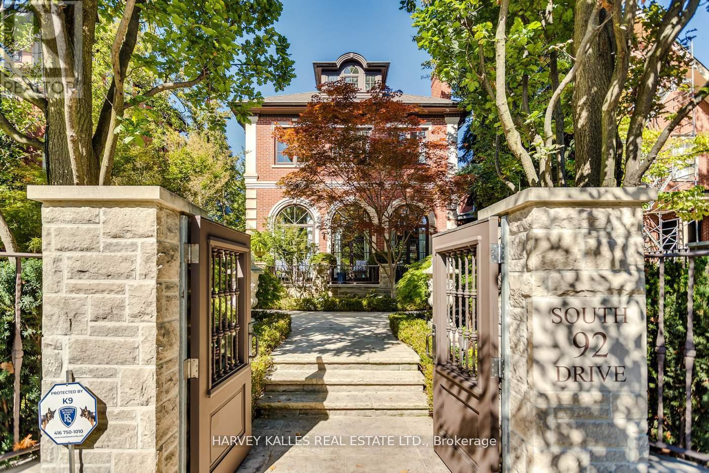 MLS® listing #29634058 for sale located at 92 SOUTH DRIVE