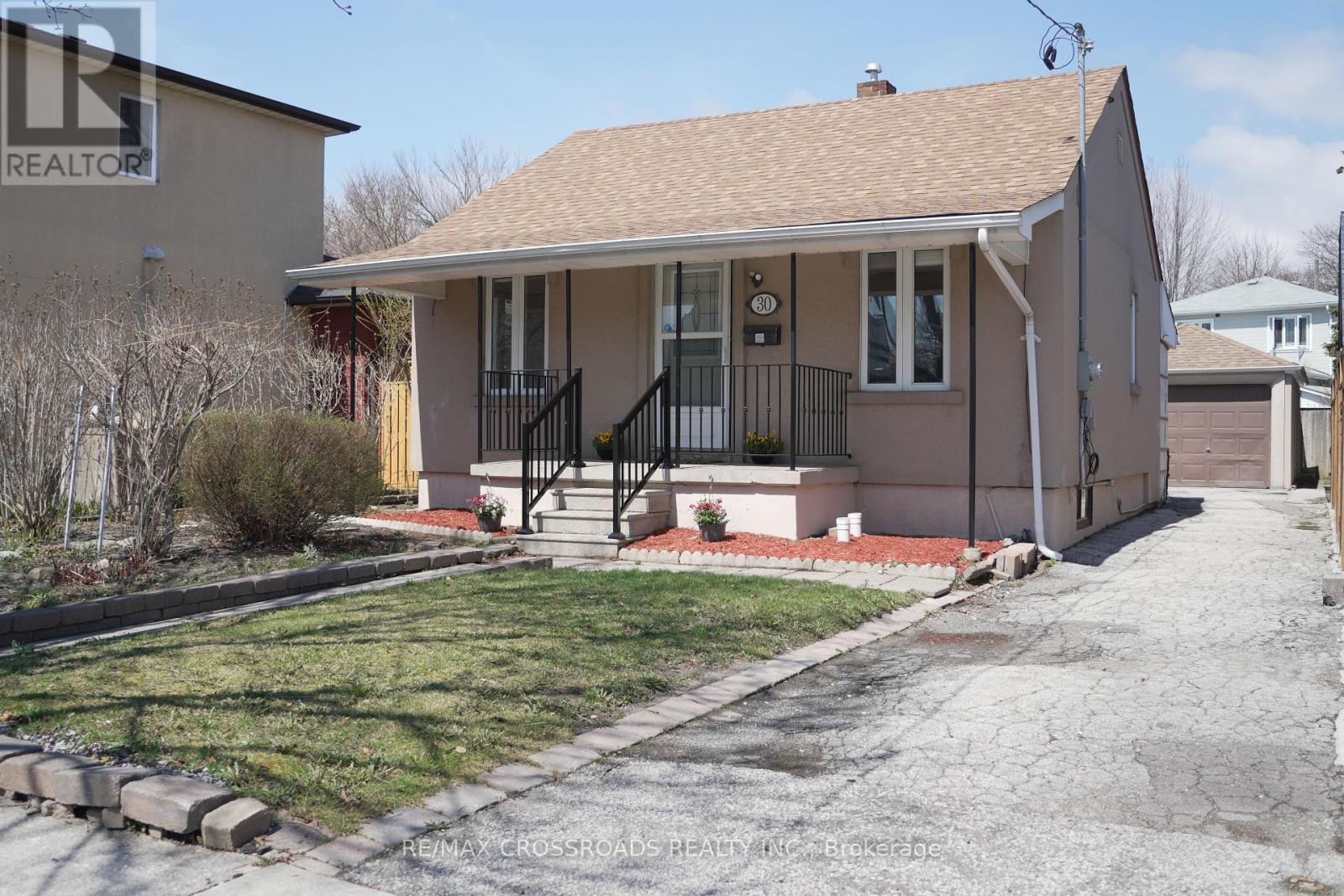 MLS® listing #29634105 for sale located at 30 HEARST CIRCLE