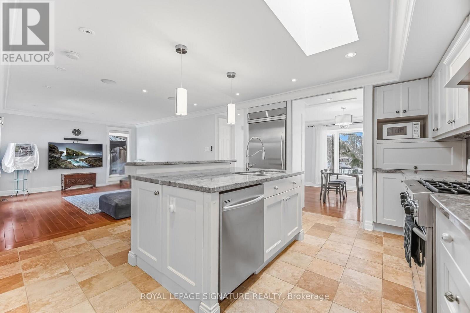 MLS® listing #29635139 for sale located at 34 LORRAINE CRESCENT