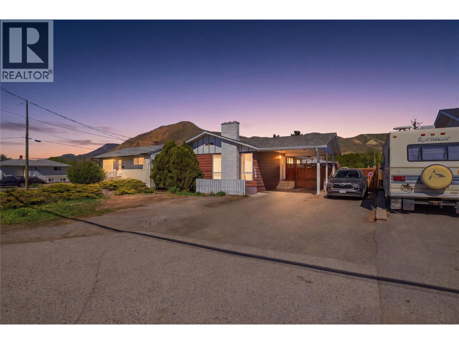 MLS® listing #29636981 for sale located at 1938 PARKCREST Avenue