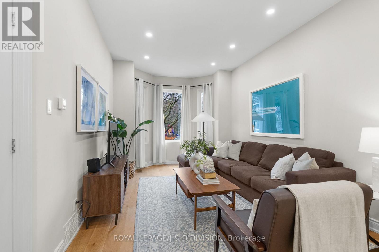 MLS® listing #29637092 for sale located at 28 ARGYLE STREET