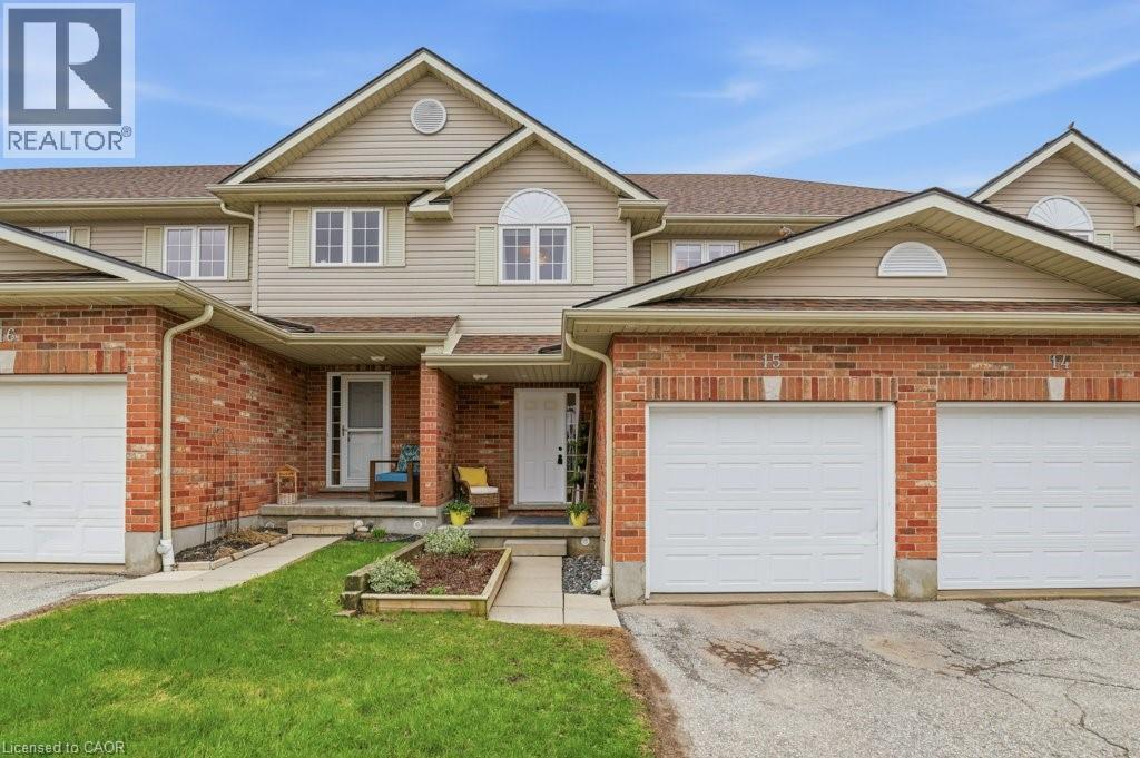 MLS® listing #29637342 for sale located at 42 FALLOWFIELD Drive Unit# 15