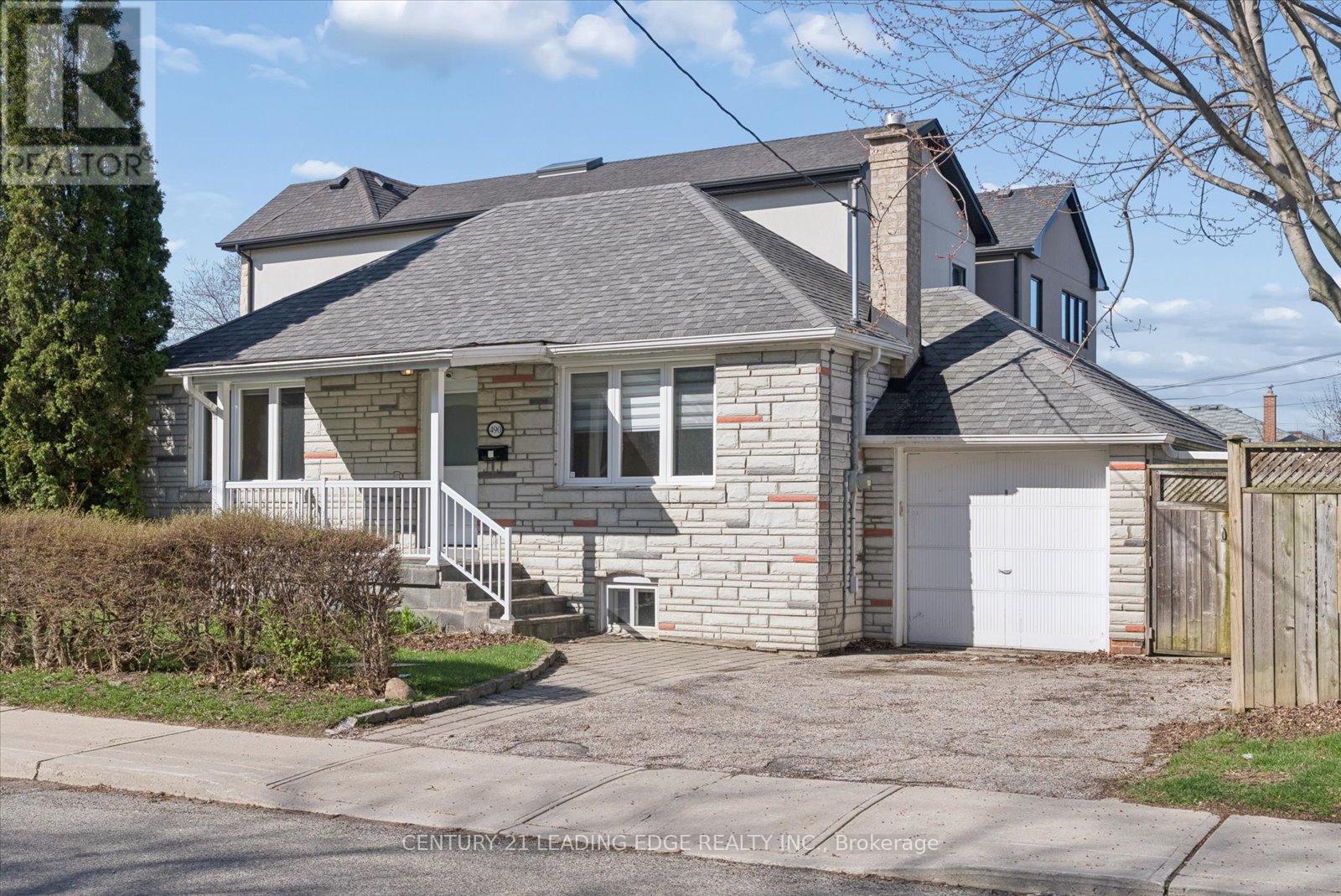 MLS® listing #29637416 for sale located at 490 ARLINGTON AVENUE