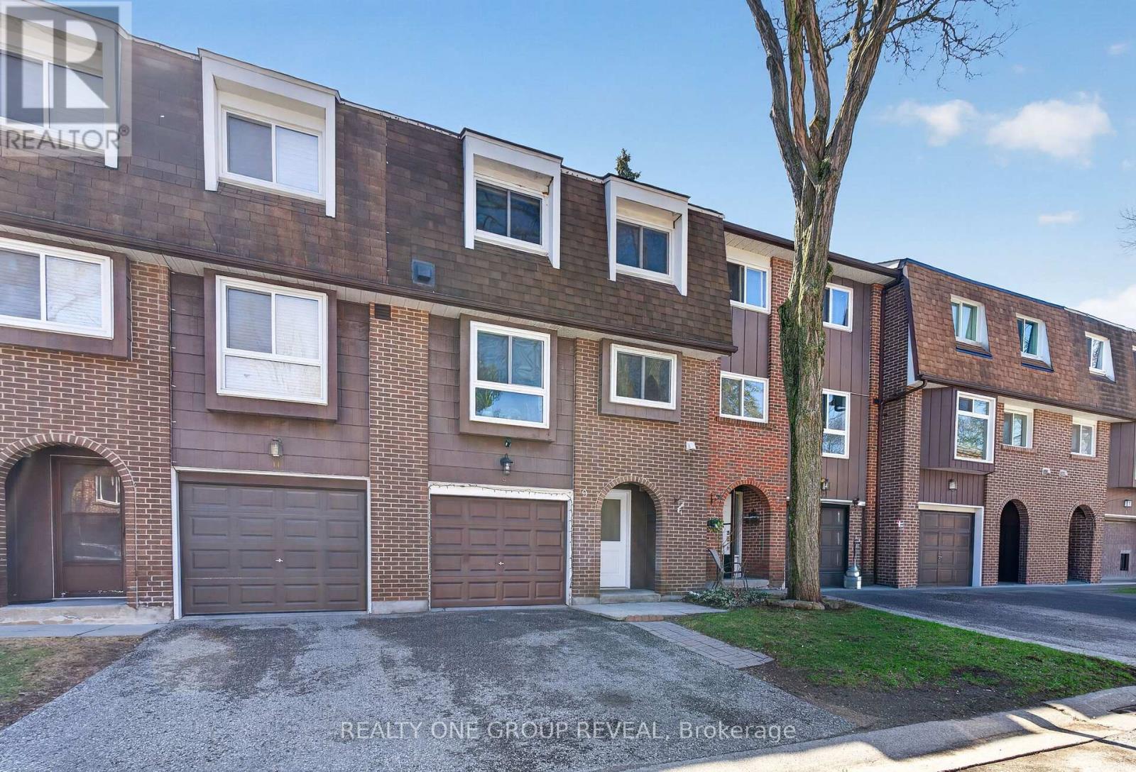 MLS® listing #29638630 for sale located at 9 - 443 MANSE ROAD