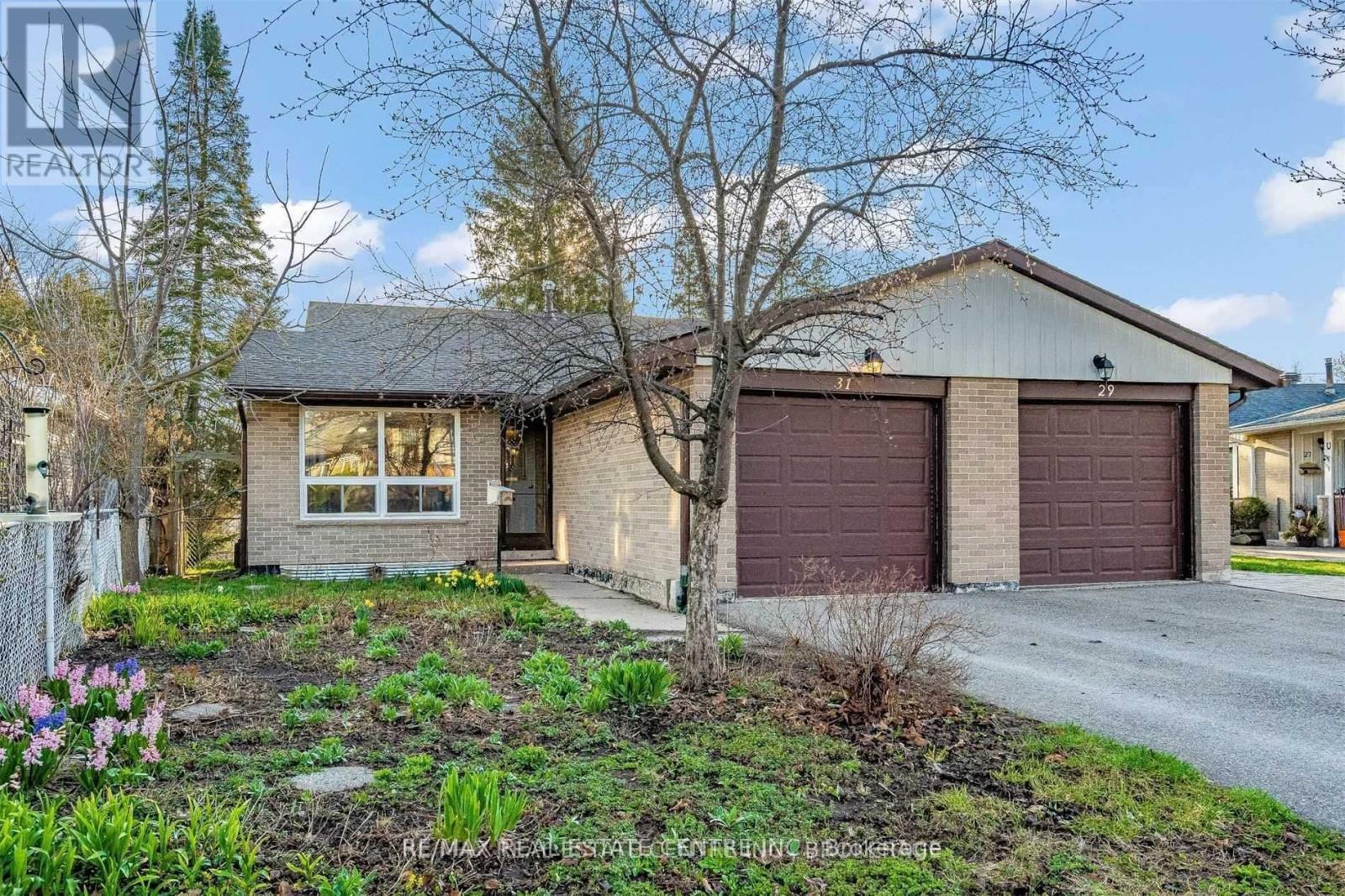 MLS® listing #29638691 for sale located at 31 SHIRLEY STREET