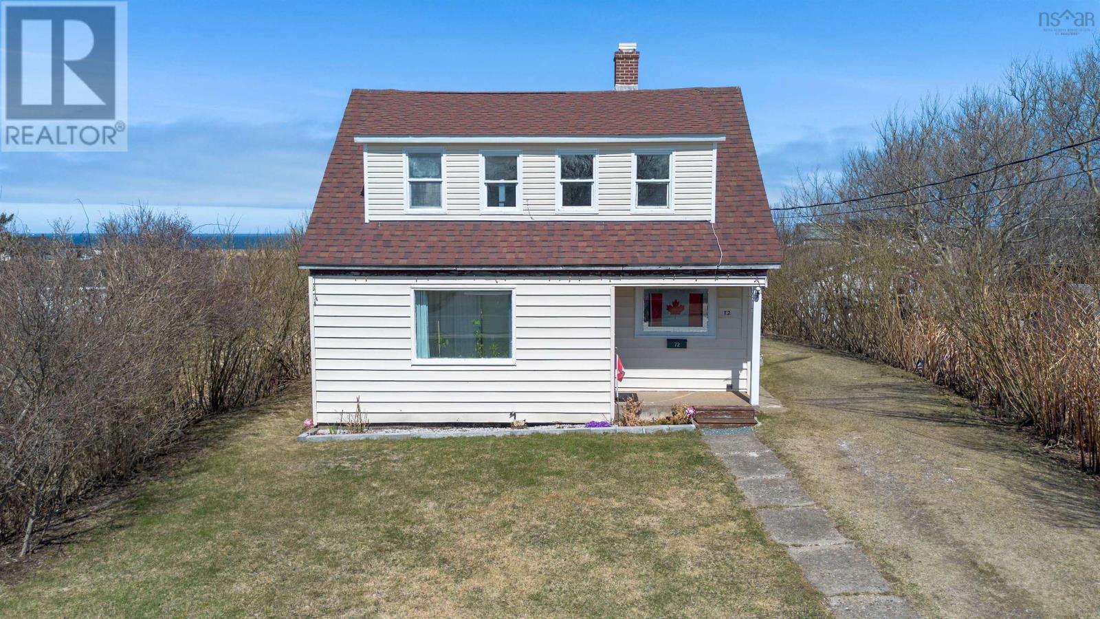 MLS® listing #29638885 for sale located at 72 Connaught Avenue Avenue