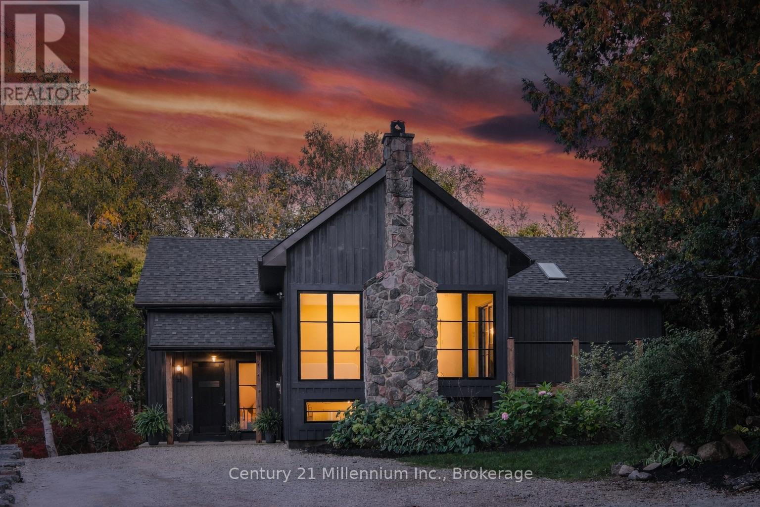 MLS® listing #29639460 for sale located at 33 SLALOM GATE ROAD