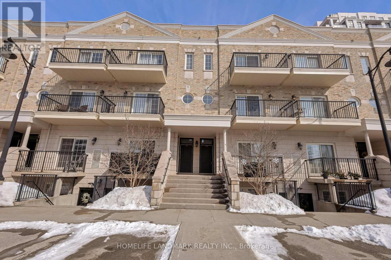 MLS® listing #29641382 for sale located at #304 - 133 PARK STREET
