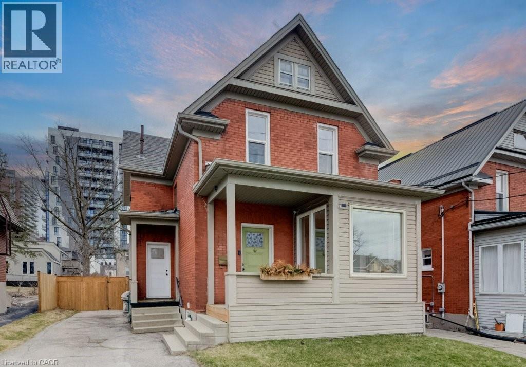 MLS® listing #29641437 for sale located at 8 SPRING Street E