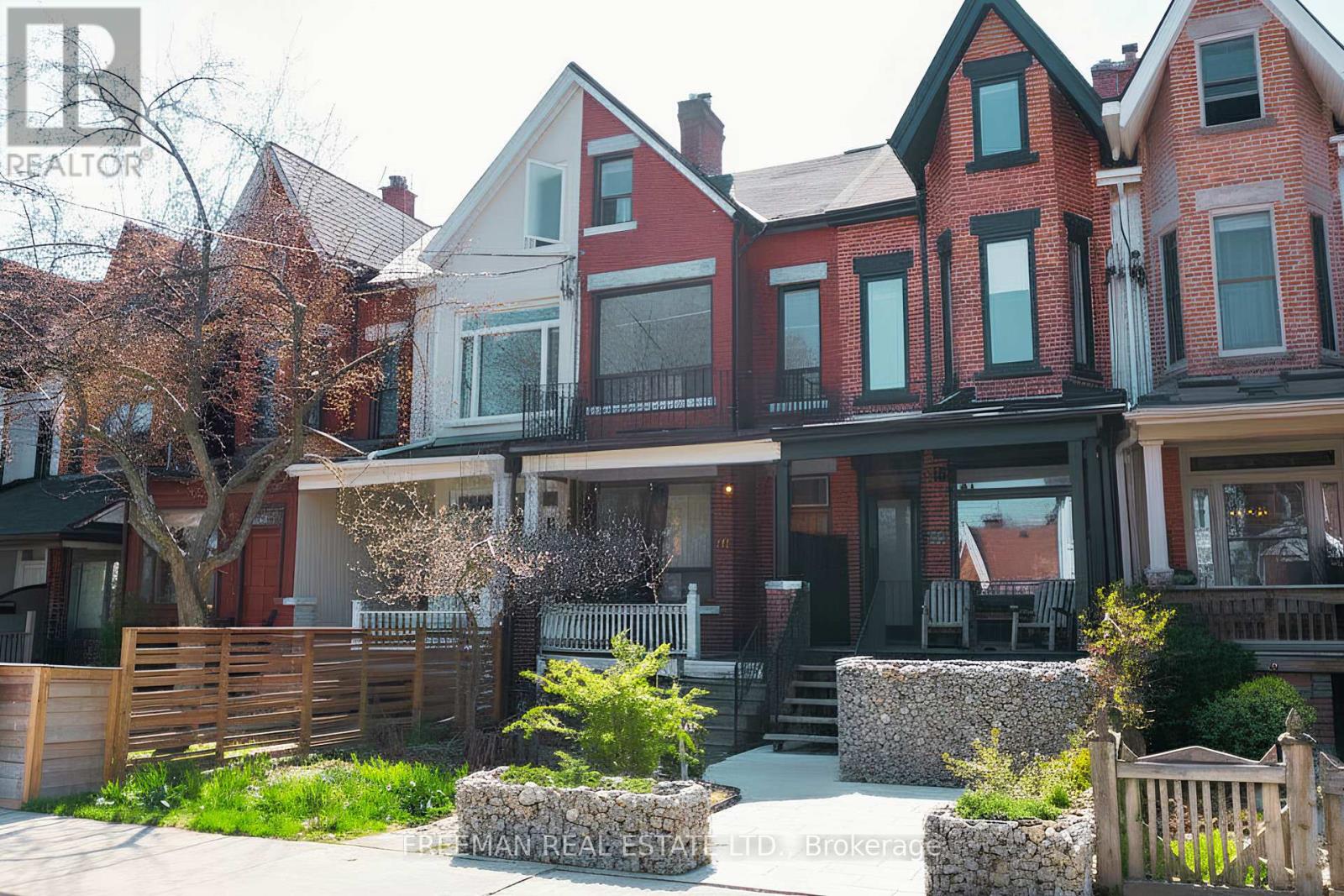 MLS® listing #29643959 for sale located at 116 BRUNSWICK AVENUE