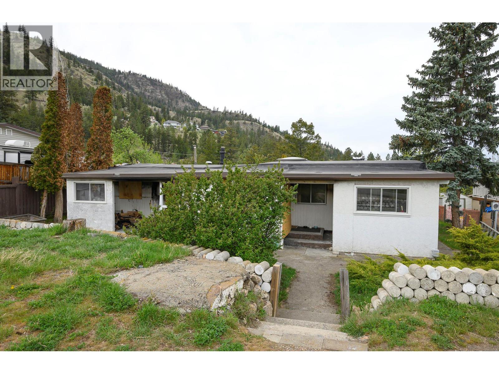 MLS® listing #29644031 for sale located at 861 KLAHANIE Drive