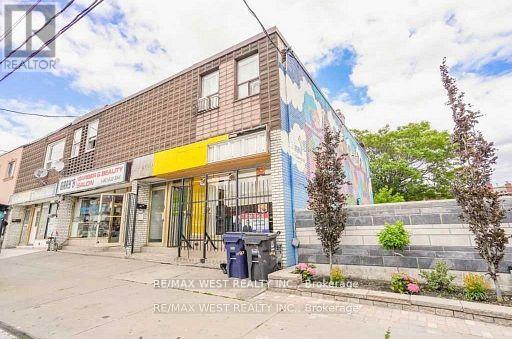 MLS® listing #29644384 for sale located at 477 OAKWOOD AVENUE