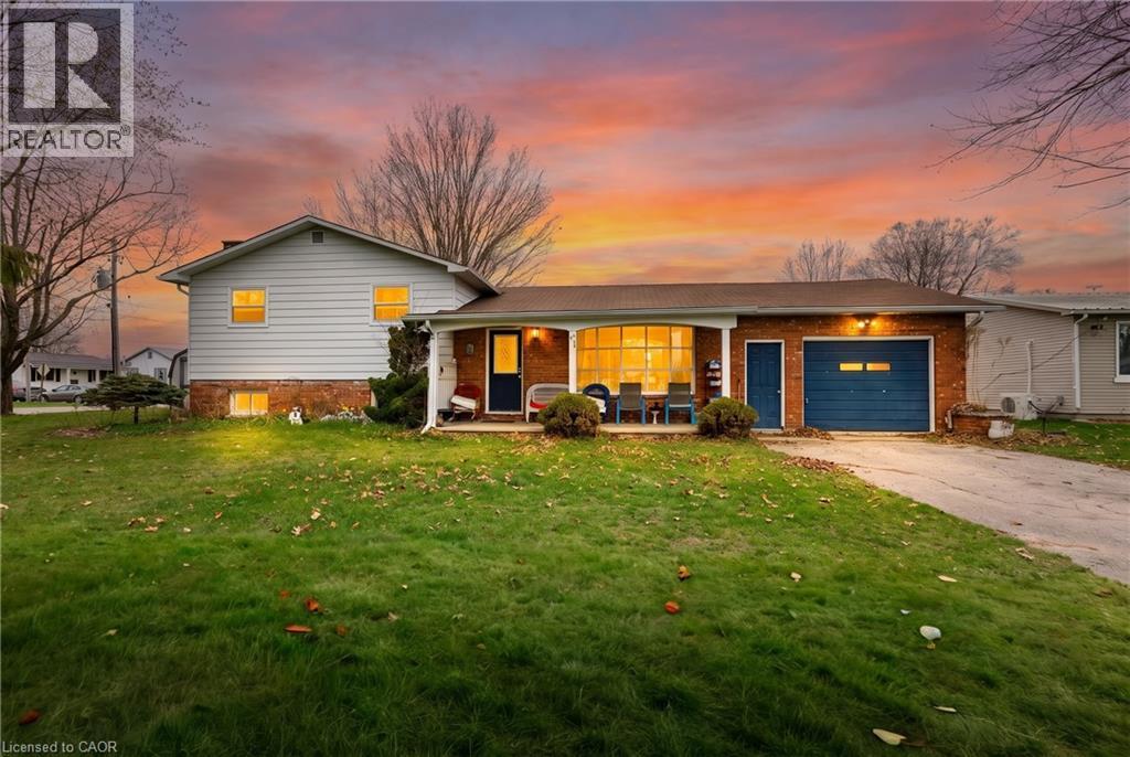 MLS® listing #29645296 for sale located at 51 WELLINGTON Street