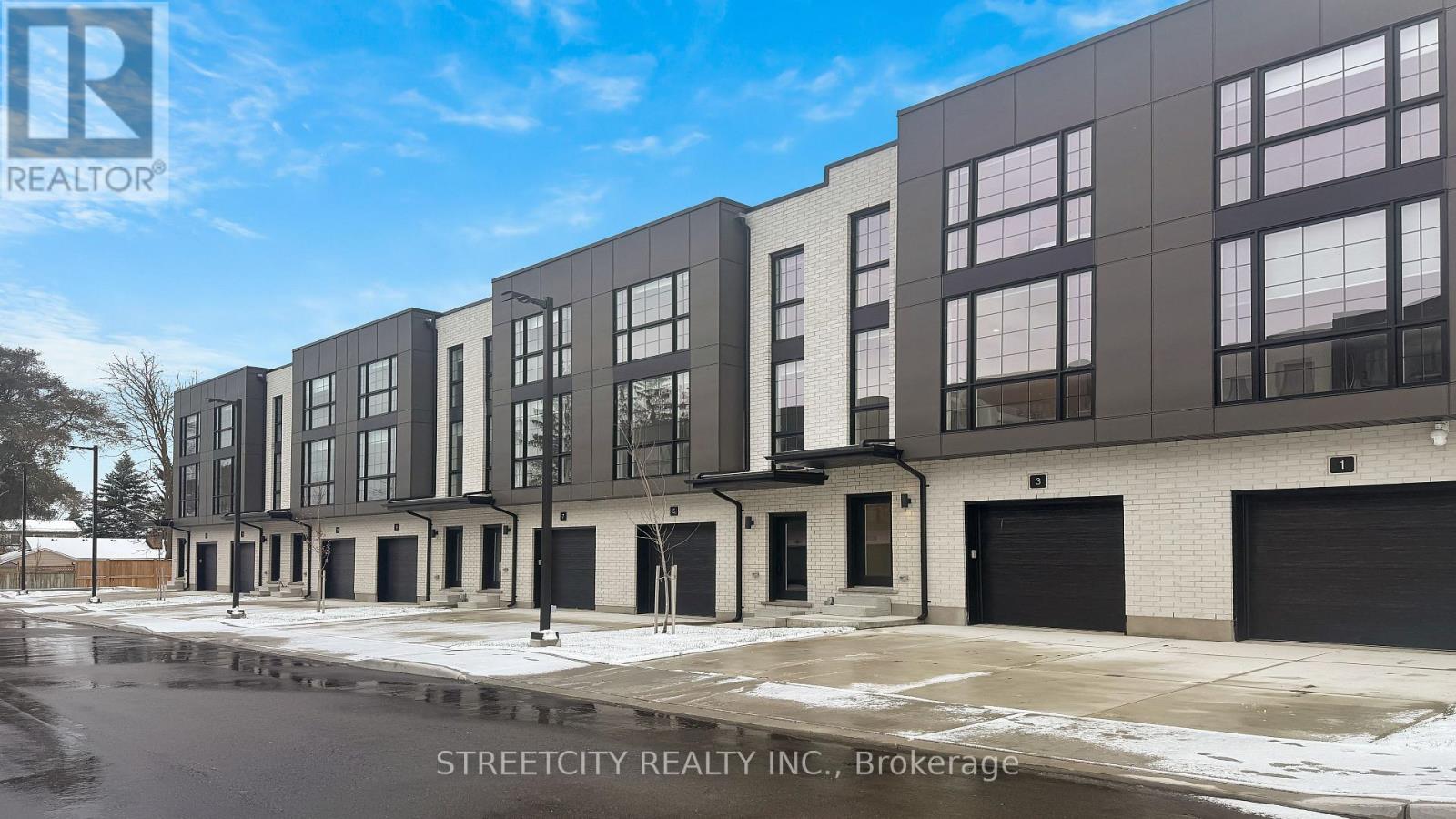 MLS® listing #29645397 for sale located at 7 - 2500 MAIN STREET