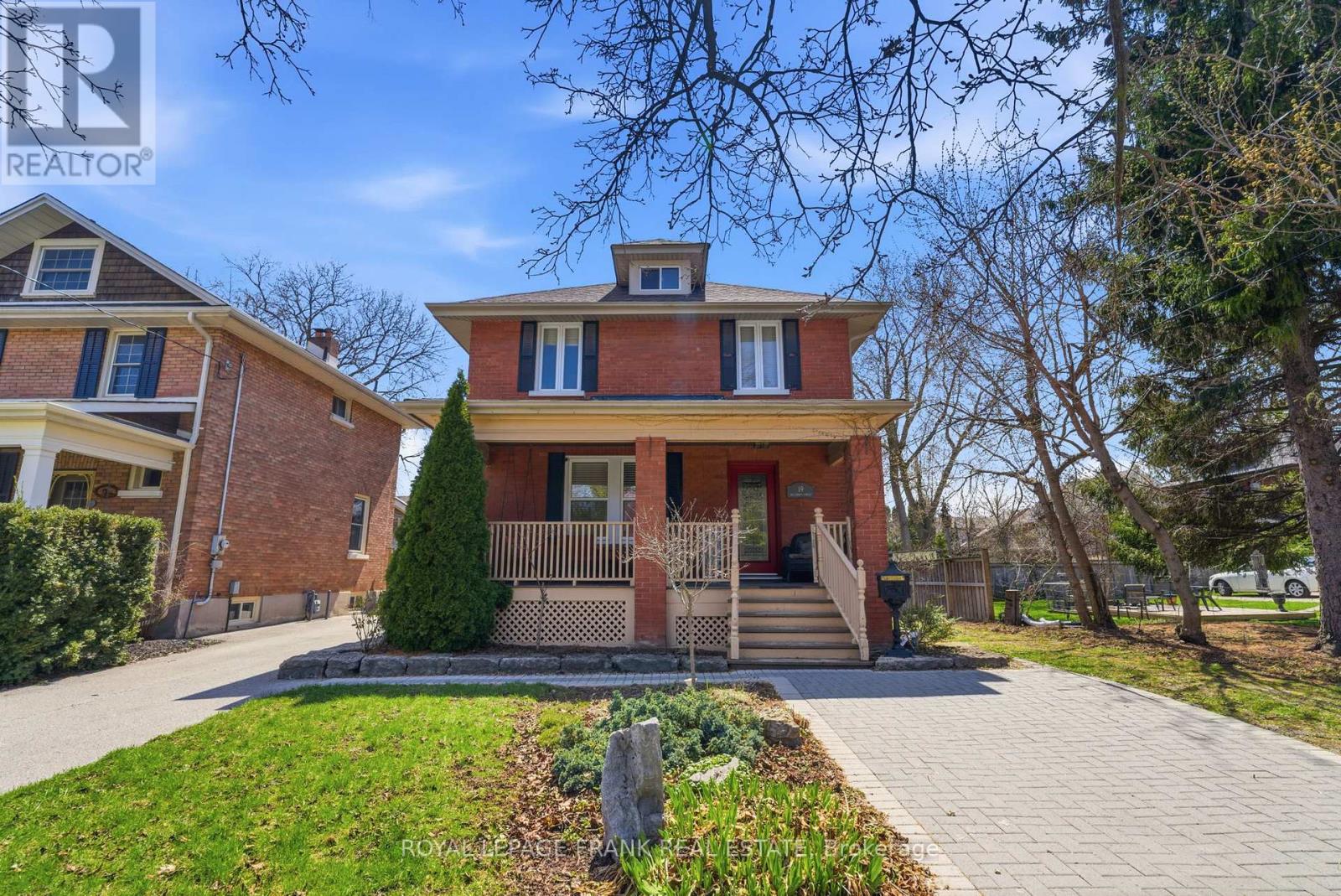 MLS® listing #29645549 for sale located at 19 HILLCROFT STREET