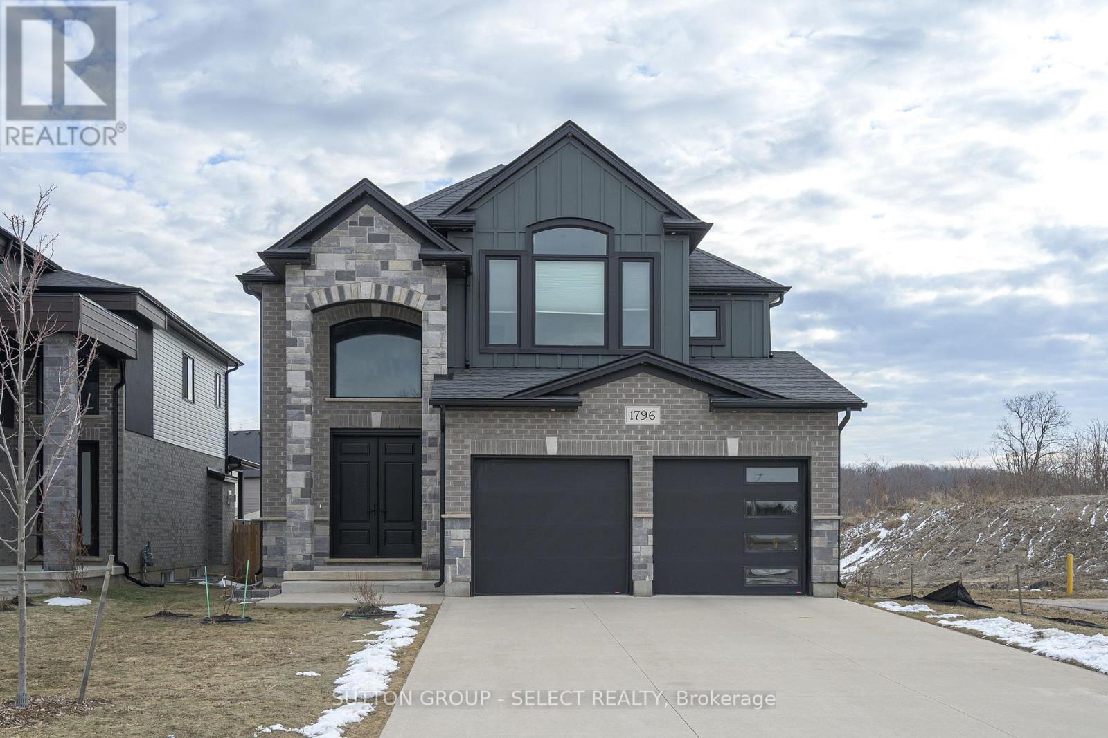 MLS® listing #29645594 for sale located at 1796 BRAYFORD AVENUE